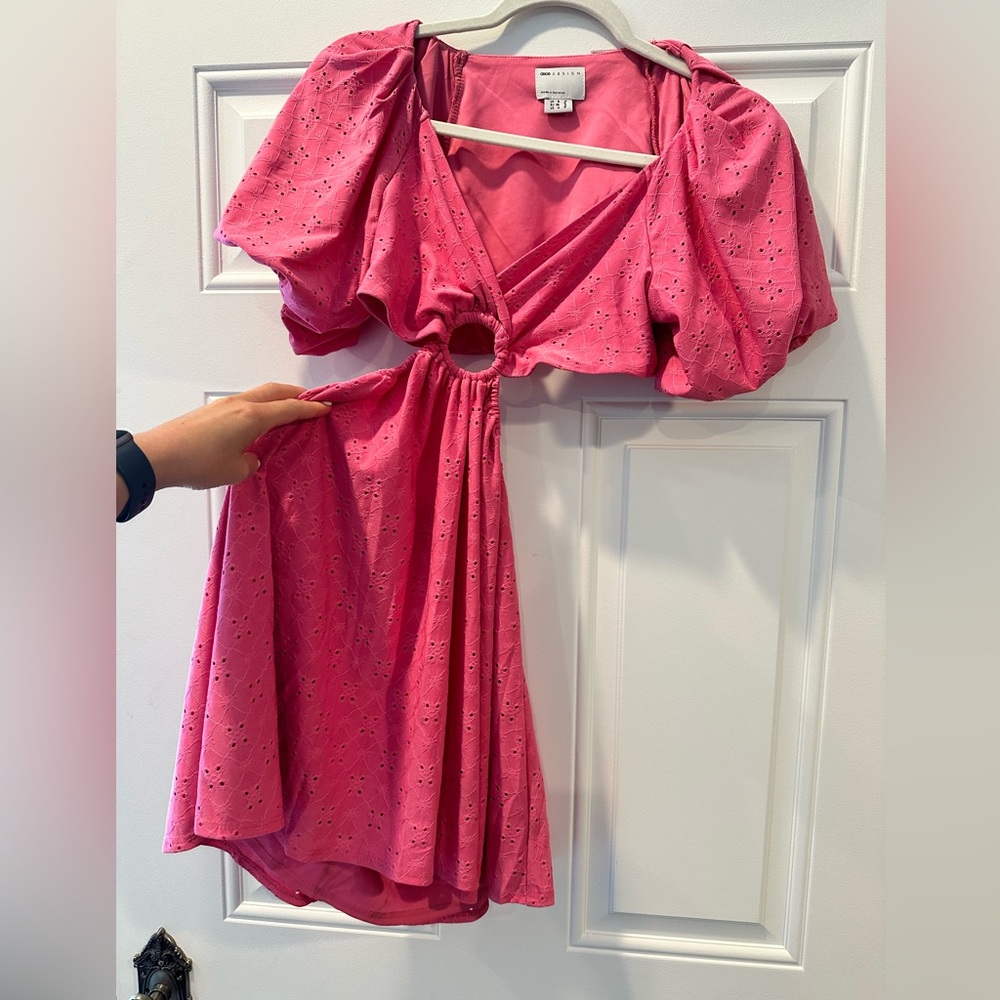 PRETTY PINK cut out dress with puff sleeves, size 4 Petite